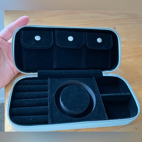 Limited Edition Leather Pandora Jewelry Organizer Travel Box EUC - Picture 1 of 11